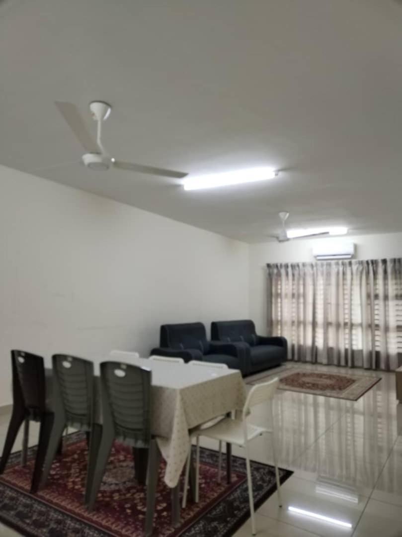 Abie'S Homestay Putrajaya Luaran gambar